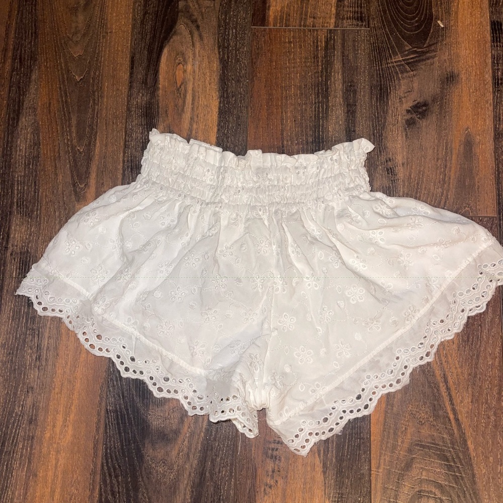Eyelet shorts
